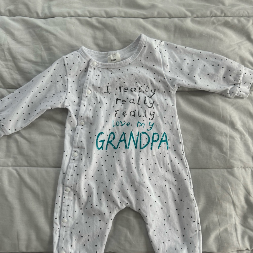 I love my grandpa onesie !!